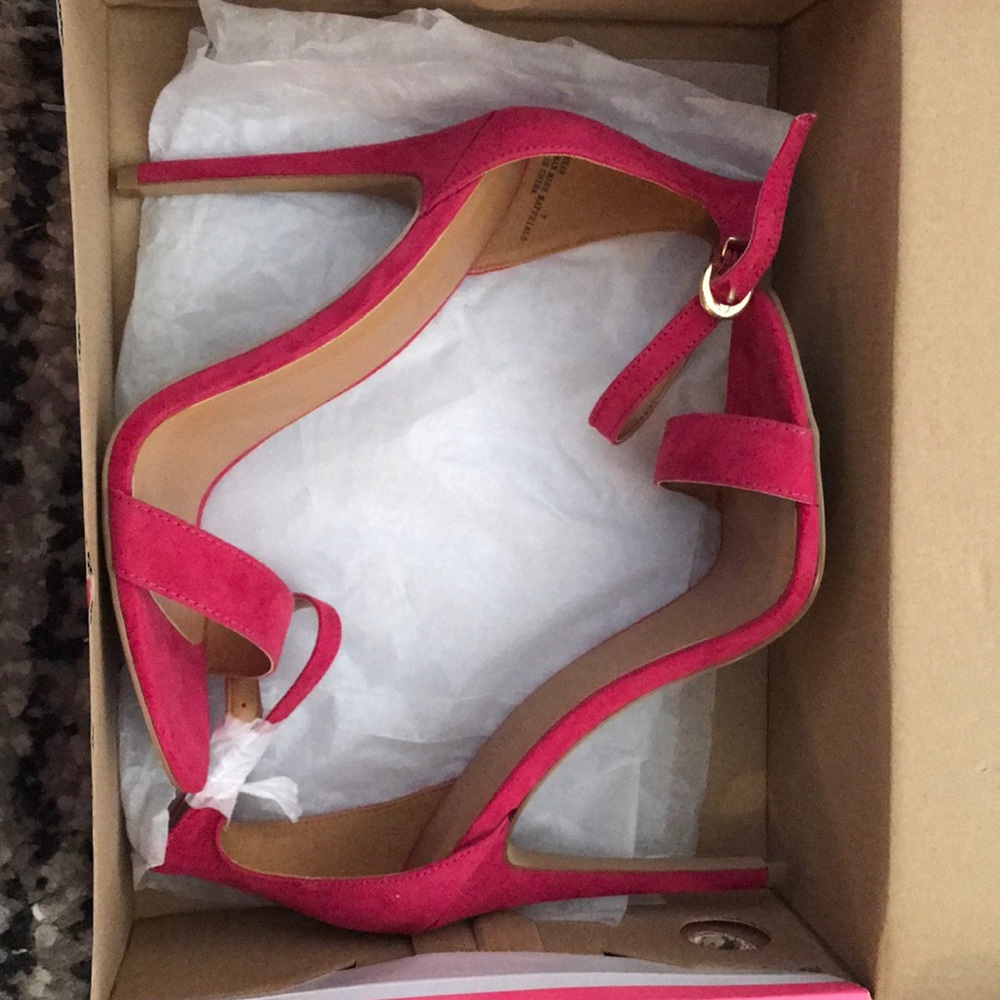 HOT PINK HEELS! 🔥💗